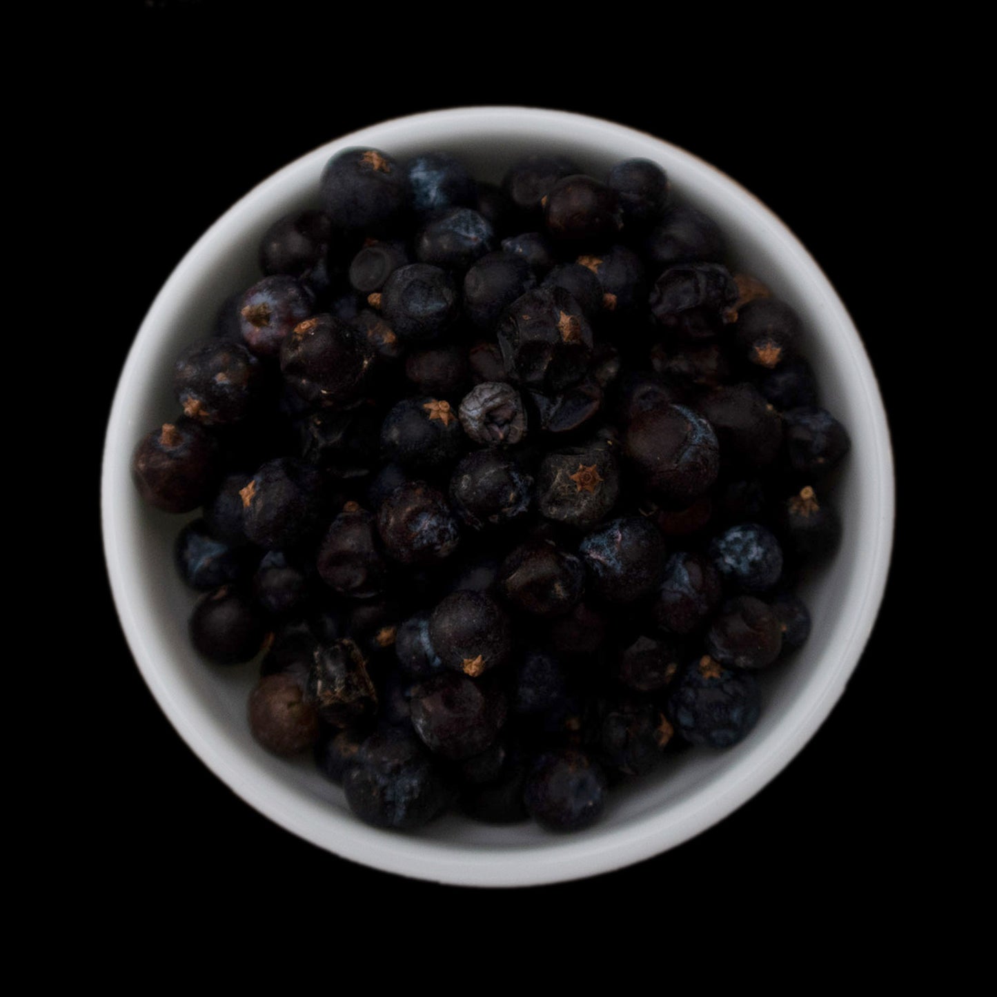 Whole juniper berries